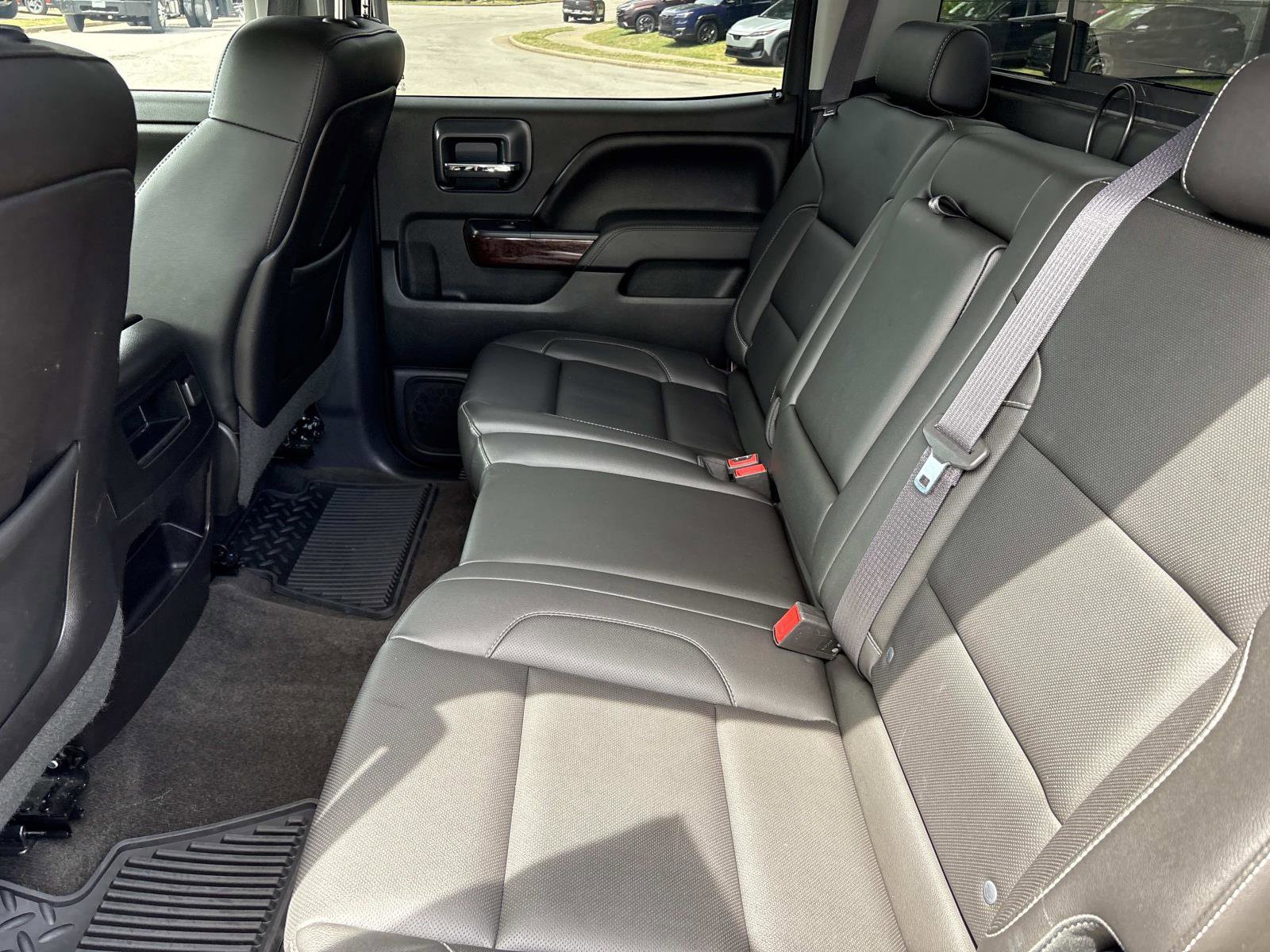 Used 2015 GMC Sierra 1500 SLT w/ SLT Crew Cab Value Package AWD/4WD image 32