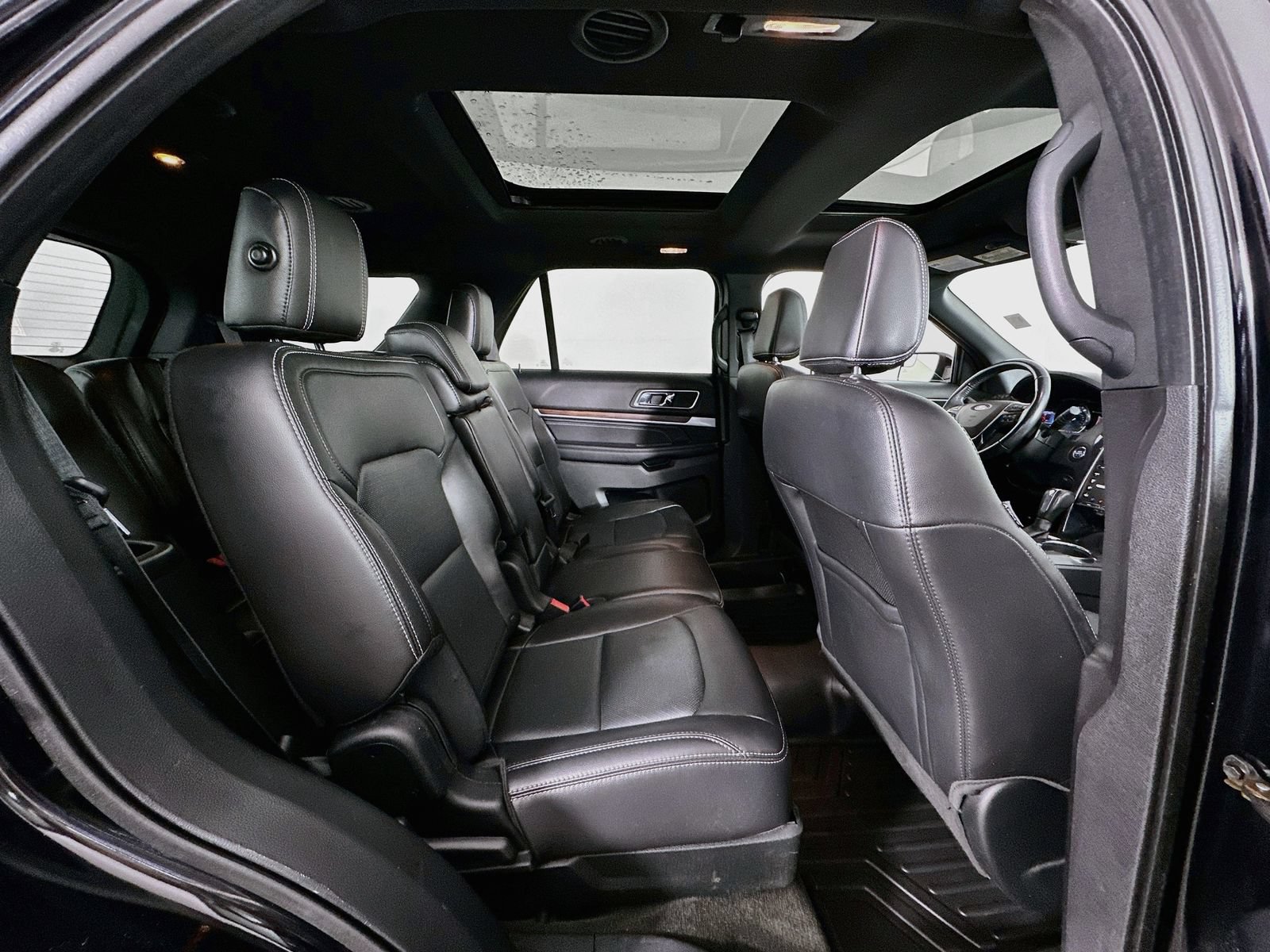 Used 2018 Ford Explorer Limited AWD/4WD image 31