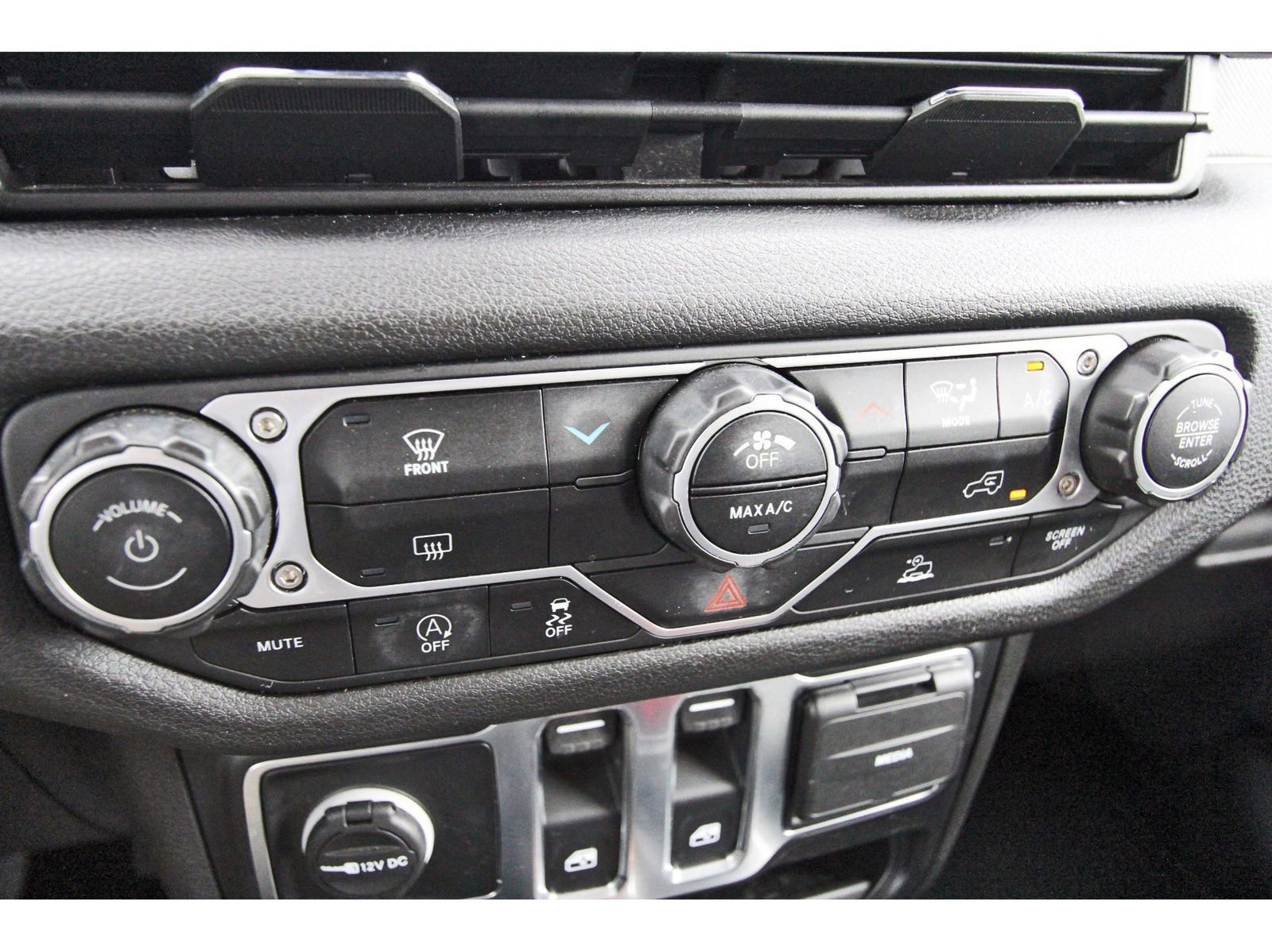 Used 2024 Jeep Wrangler Sport AWD/4WD image 26