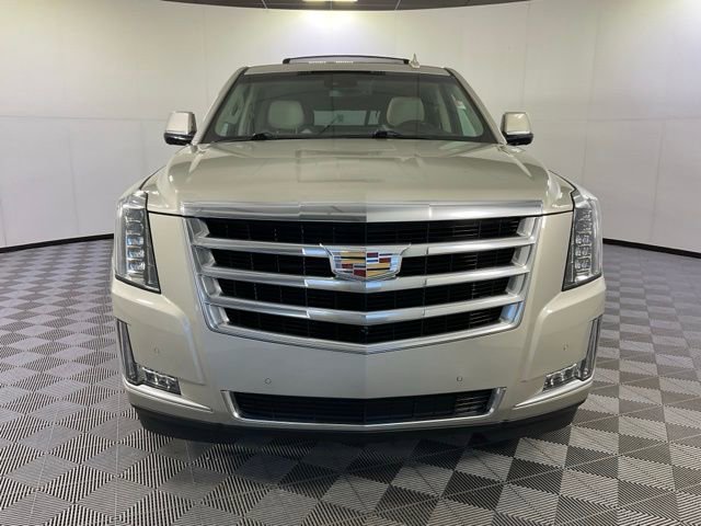 Used 2016 Cadillac Escalade ESV Luxury image 2