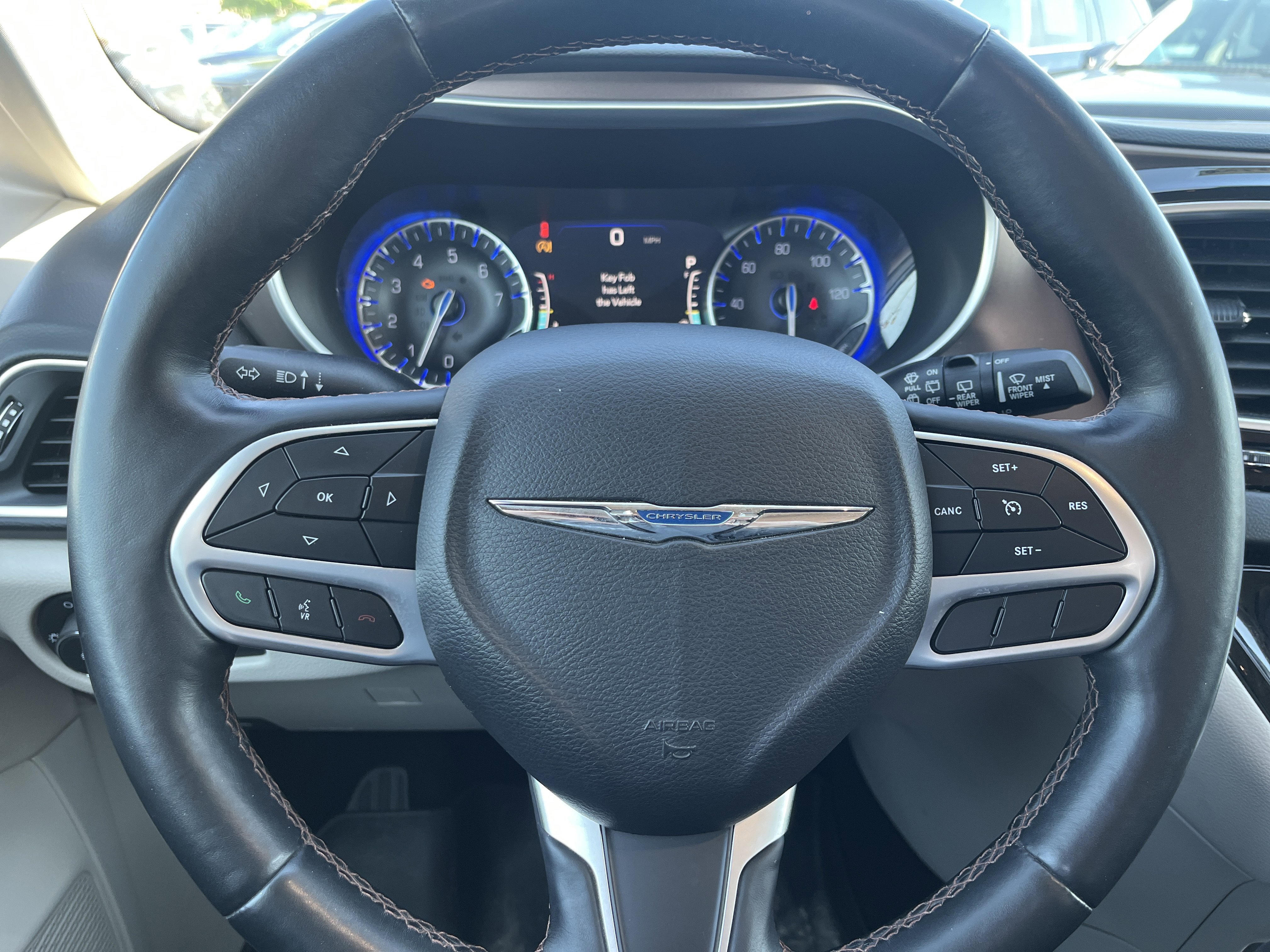 Used 2018 Chrysler Pacifica Touring-L Plus FWD image 21