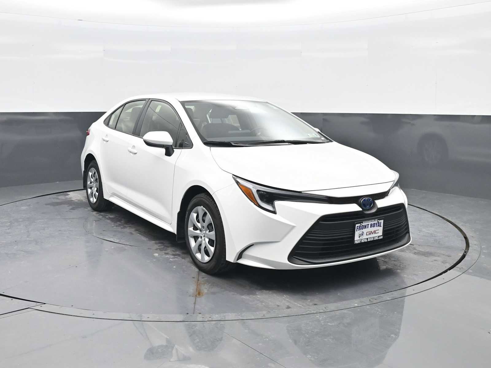Used 2024 Toyota Corolla LE image 1