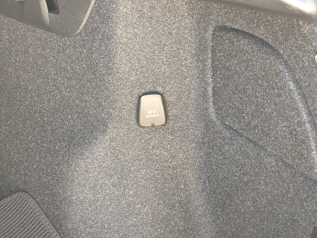 Certified 2023 Volvo XC40 Recharge Ultimate AWD/4WD image 28