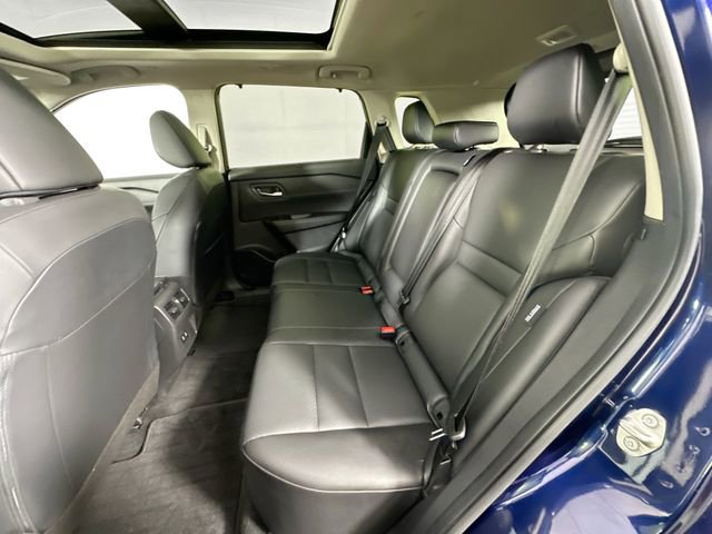 Used 2024 Nissan Rogue SV w/ SV Premium Package image 26
