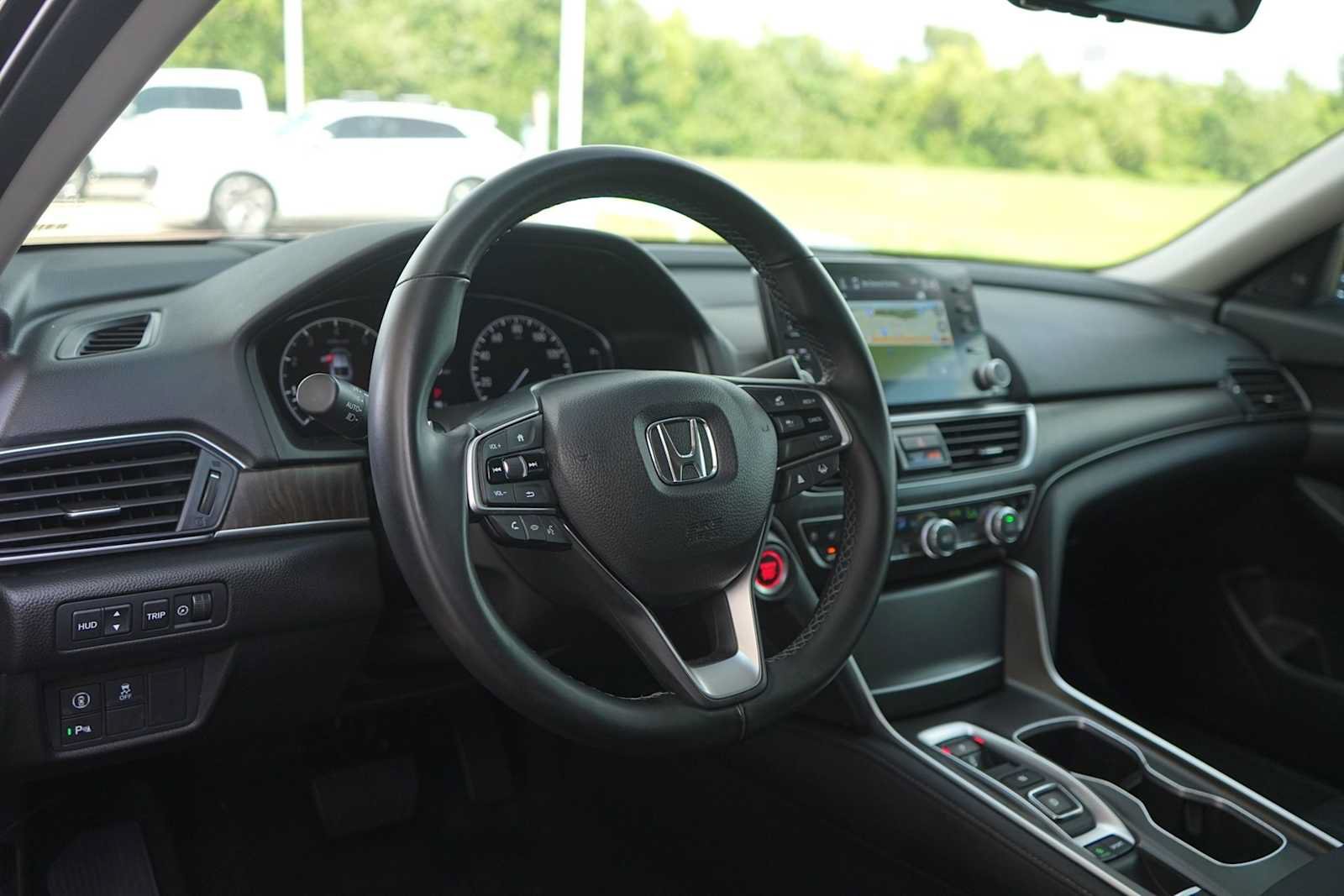 Used 2021 Honda Accord Touring image 4