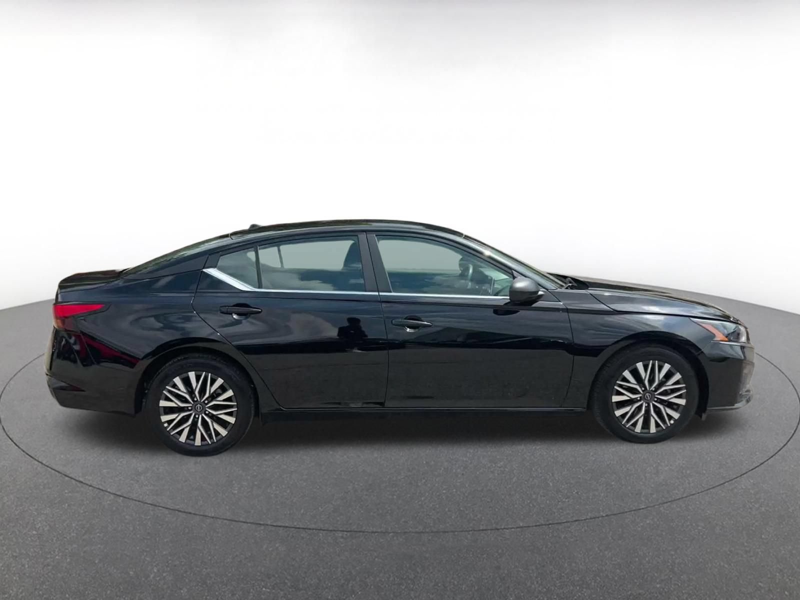 Used 2026 Nissan Altima 2.5 SV FWD image 13