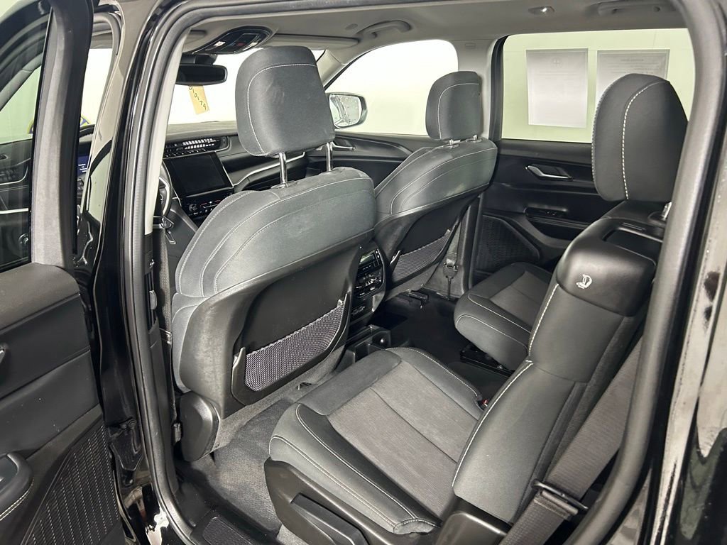 Used 2023 Jeep Grand Cherokee L Laredo AWD/4WD image 13