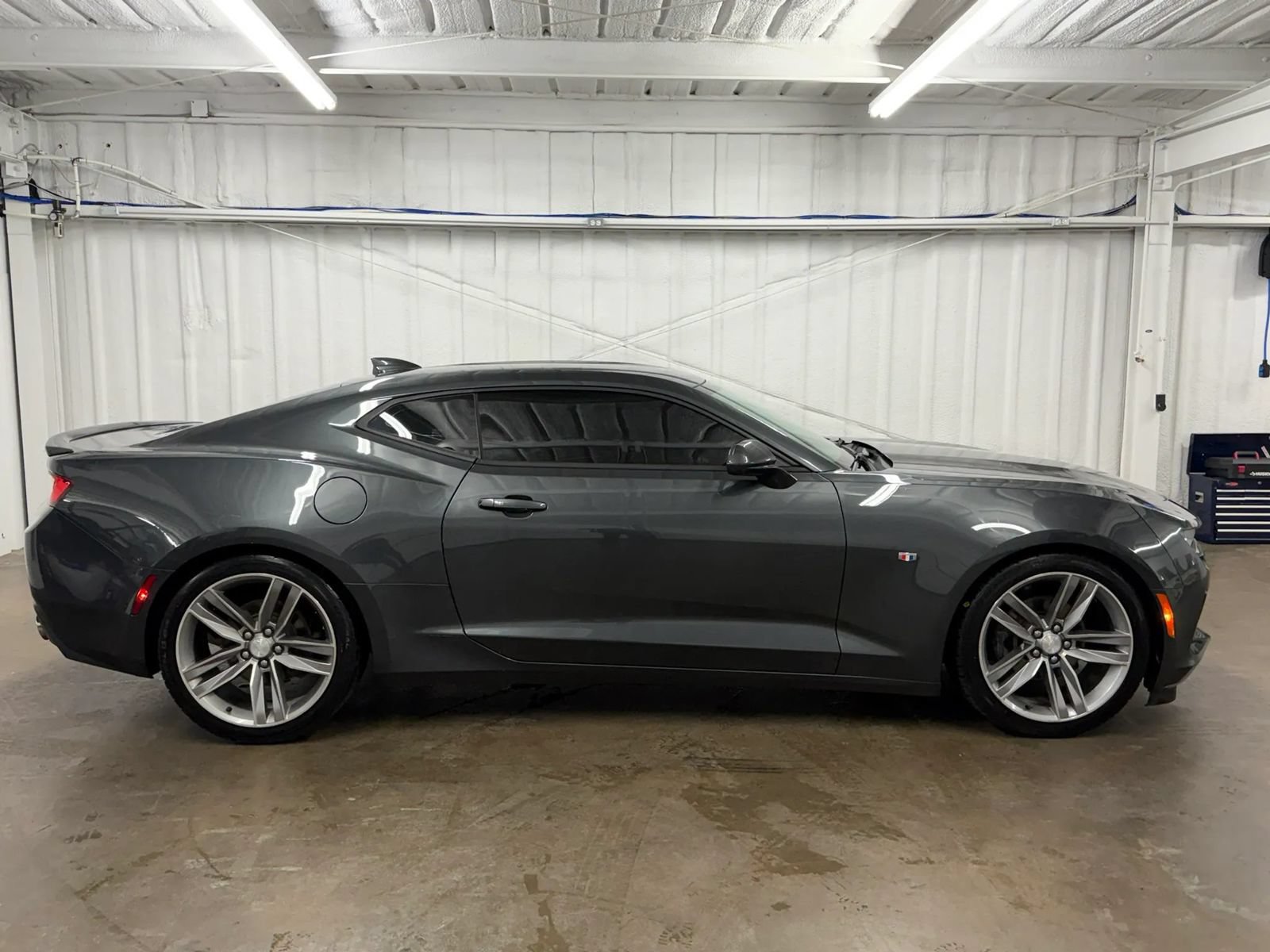 Used 2018 Chevrolet Camaro LT RWD image 3