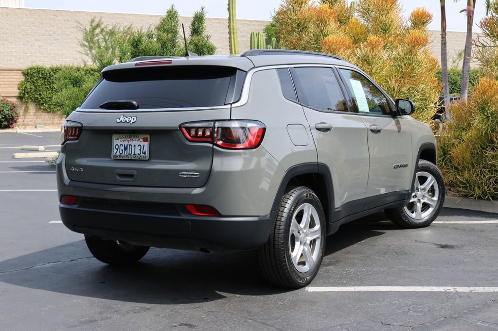 Used 2023 Jeep Compass Latitude AWD/4WD image 2