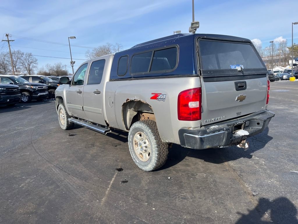 Used 2007 Chevrolet Silverado 2500 LT w/ 2LT Audio Package image 3