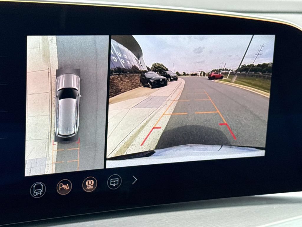 Used 2026 Cadillac Vistiq Platinum w/ LPO, Floor Liner Package AWD/4WD image 34