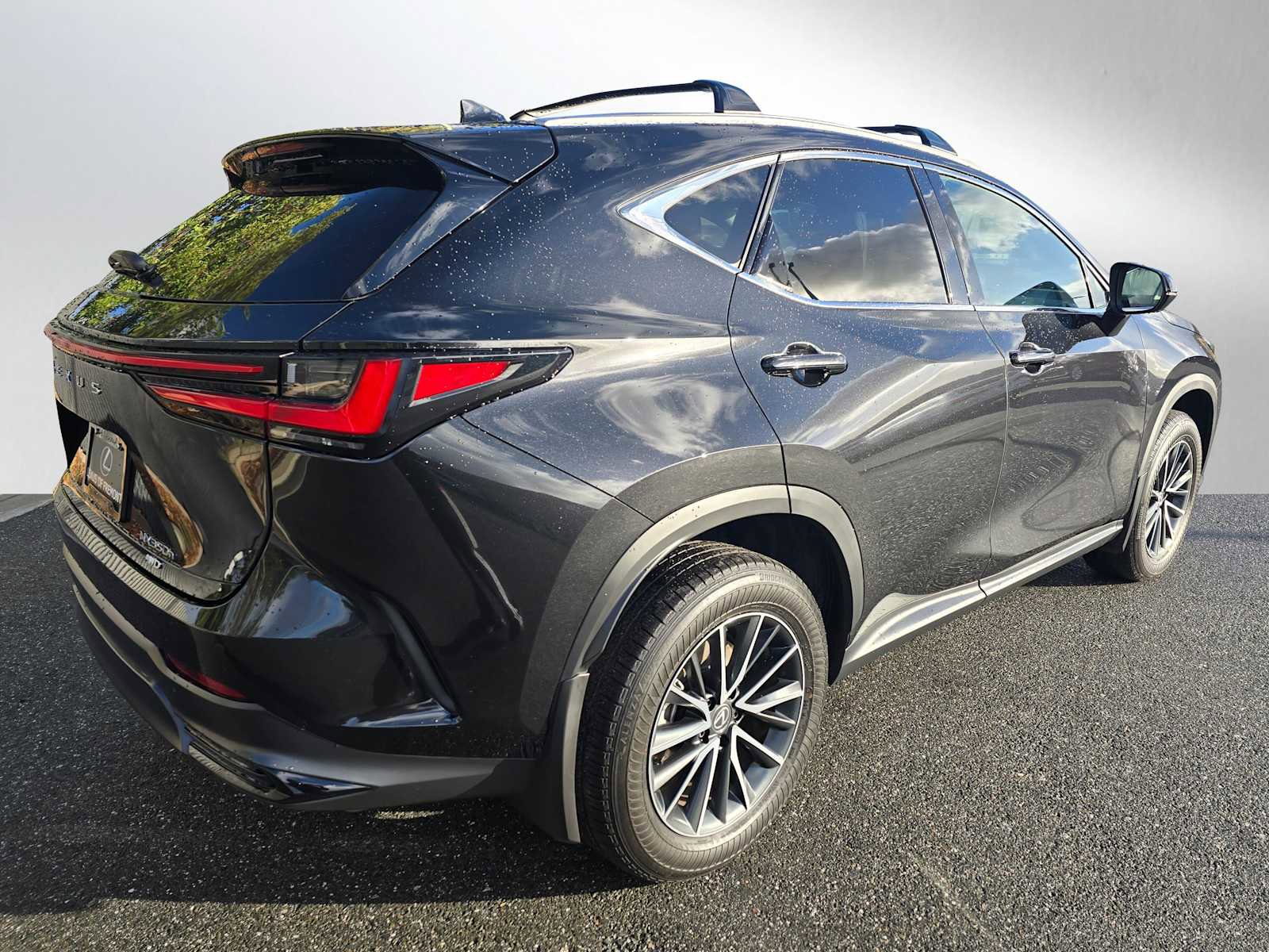 Used 2025 Lexus NX 350h AWD w/ Premium Package image 3