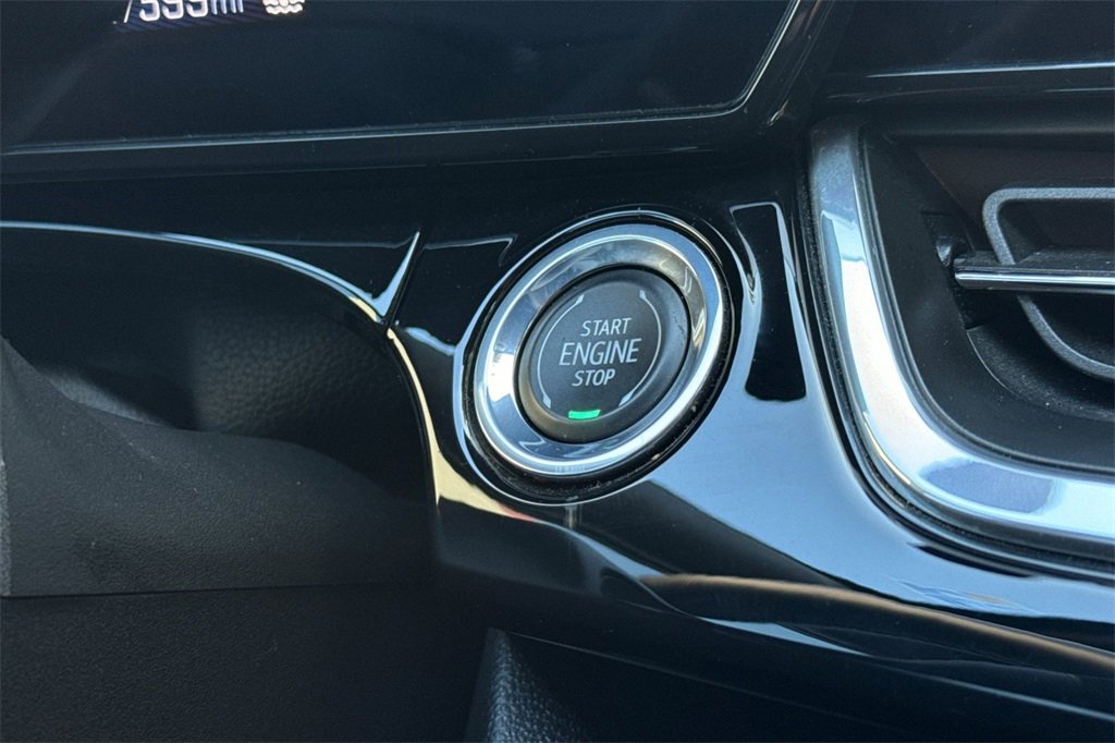 Used 2024 Chevrolet Trax RS w/ Sunroof Package image 19