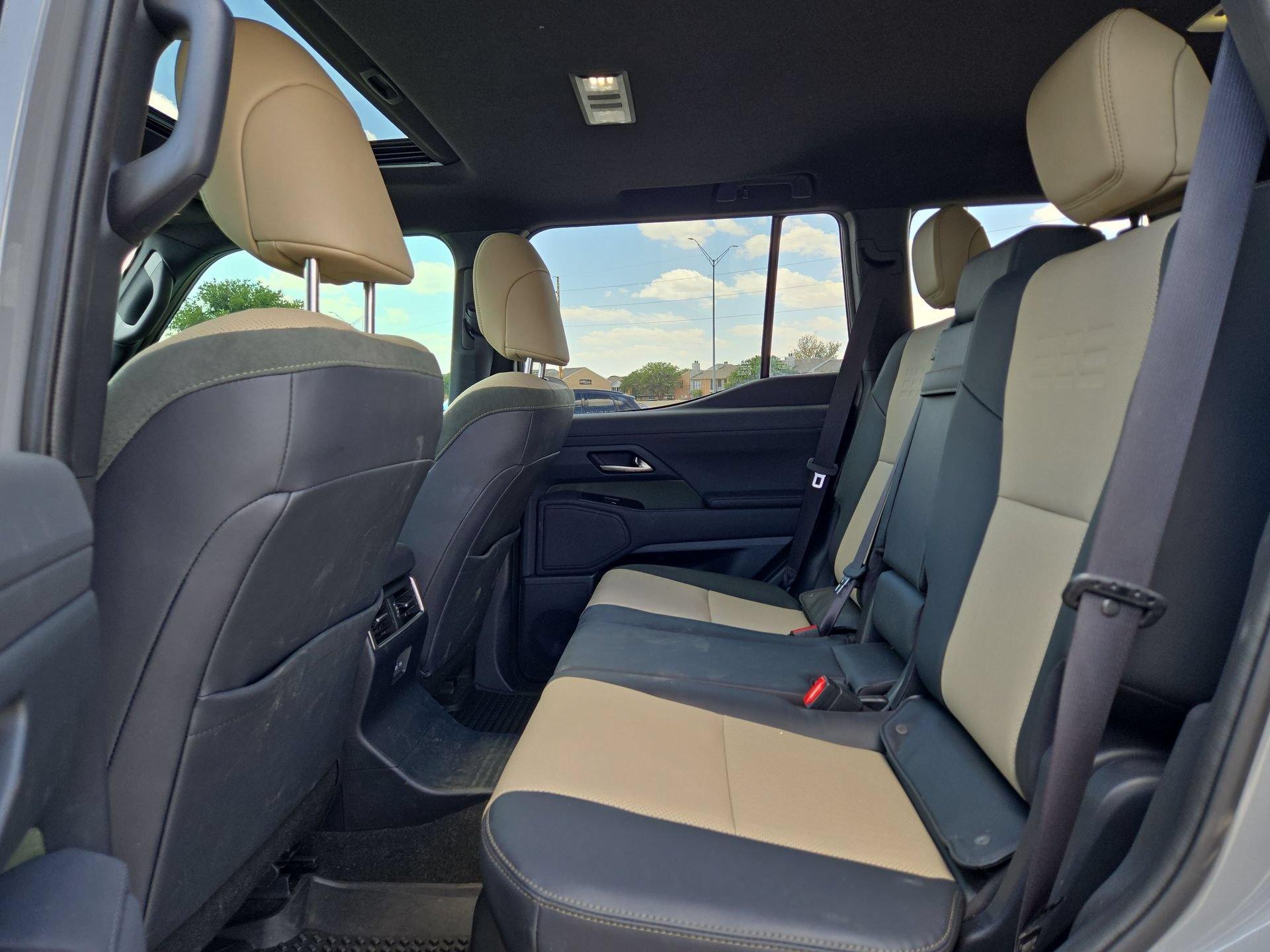 Used 2025 Lexus GX 550 AWD/4WD image 13