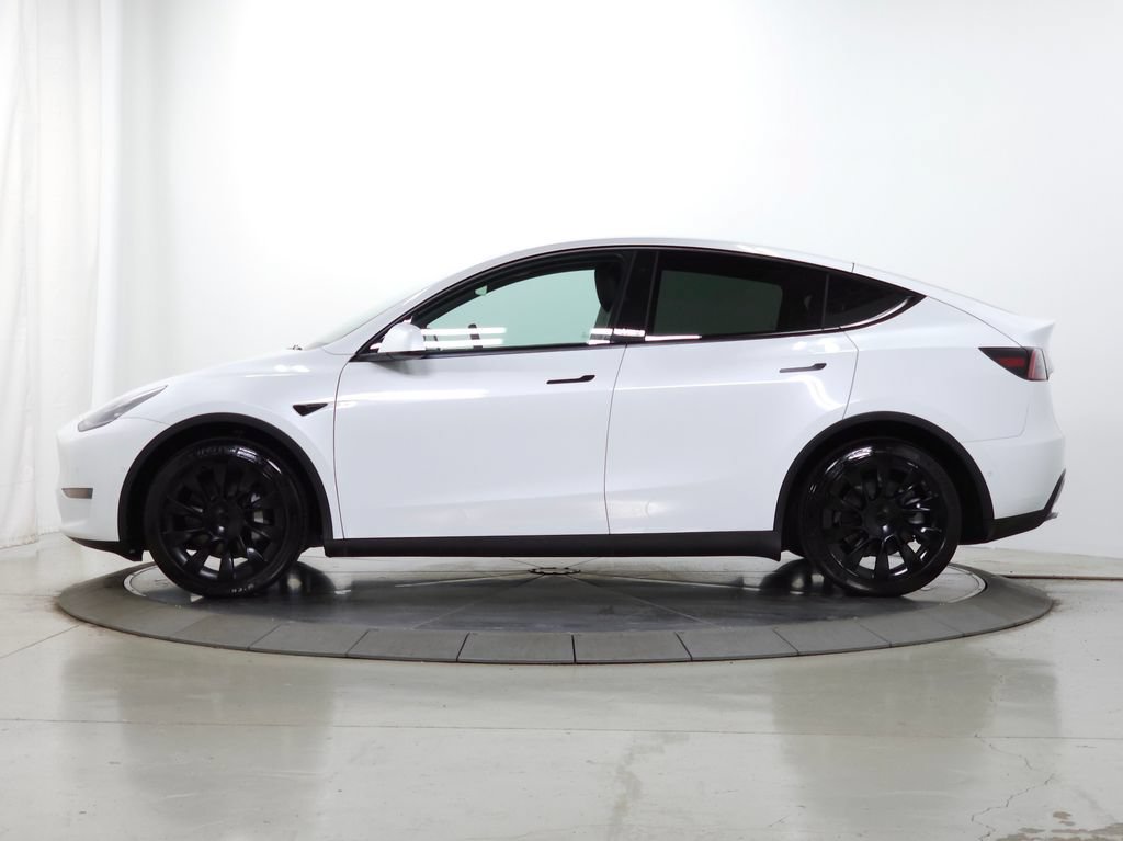 Used 2022 Tesla Model Y Long Range AWD/4WD image 5