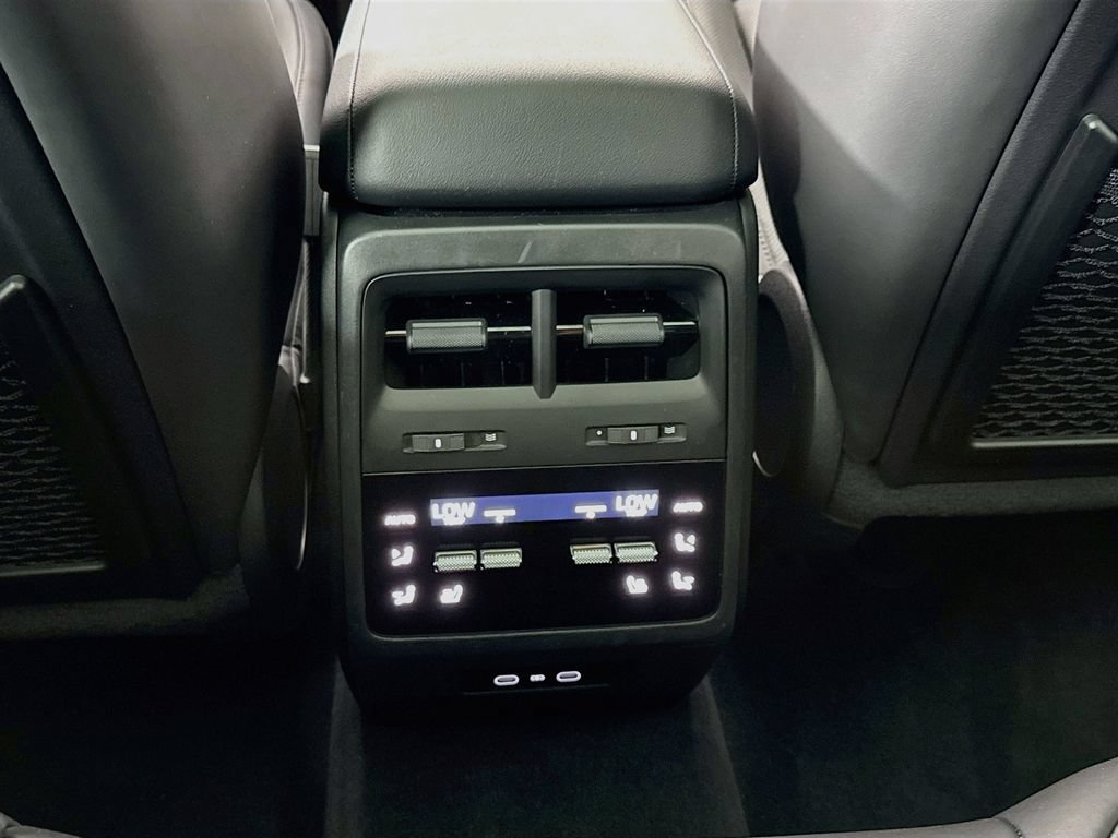 Certified 2025 Porsche Macan Electric RWD image 26