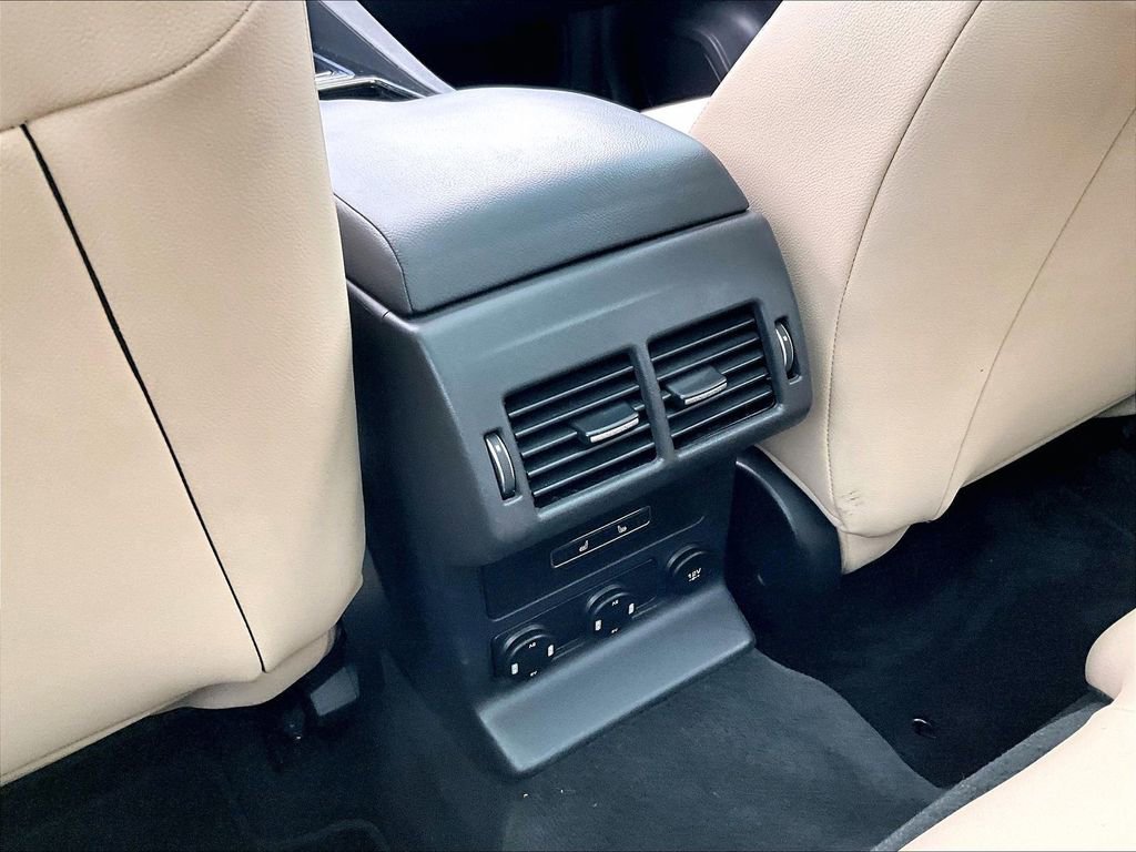 Used 2019 Jaguar F-PACE Premium image 29