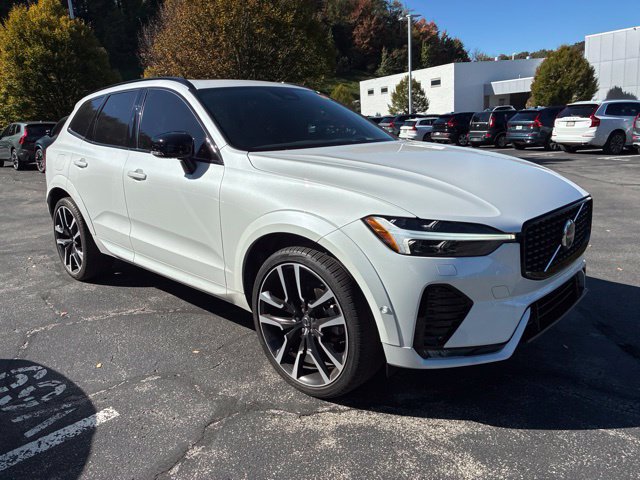 Used 2024 Volvo XC60 B5 Ultimate w/ Protection Package Premier AWD/4WD image 6