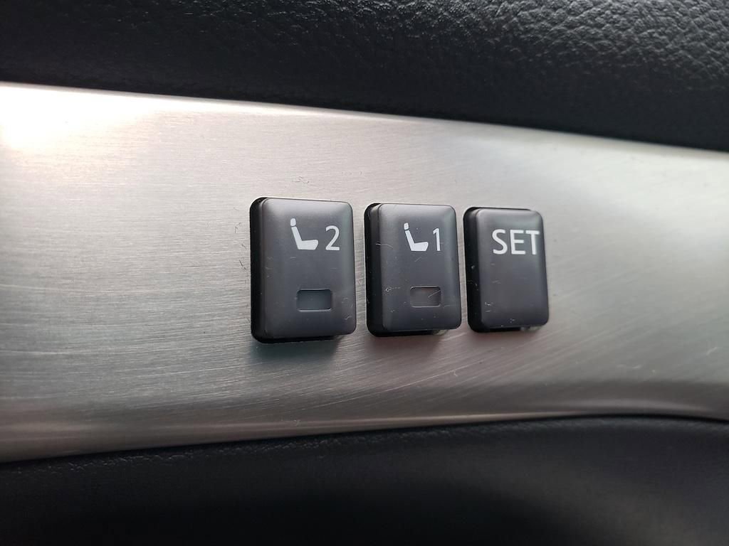 Used 2013 INFINITI G37 x w/ Premium Pkg image 19