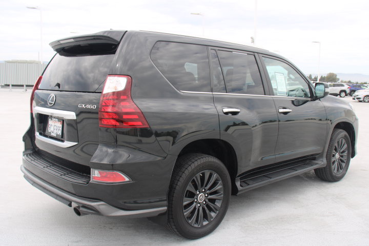 Used 2022 Lexus GX 460 Premium w/ Accessory Package AWD/4WD image 3