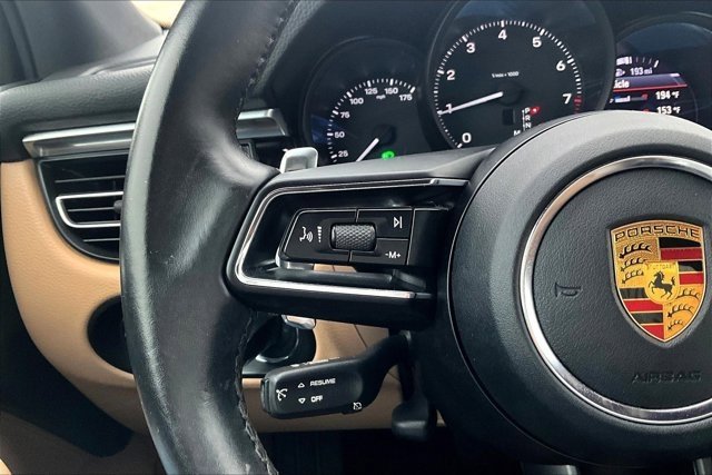 Used 2022 Porsche Macan image 11