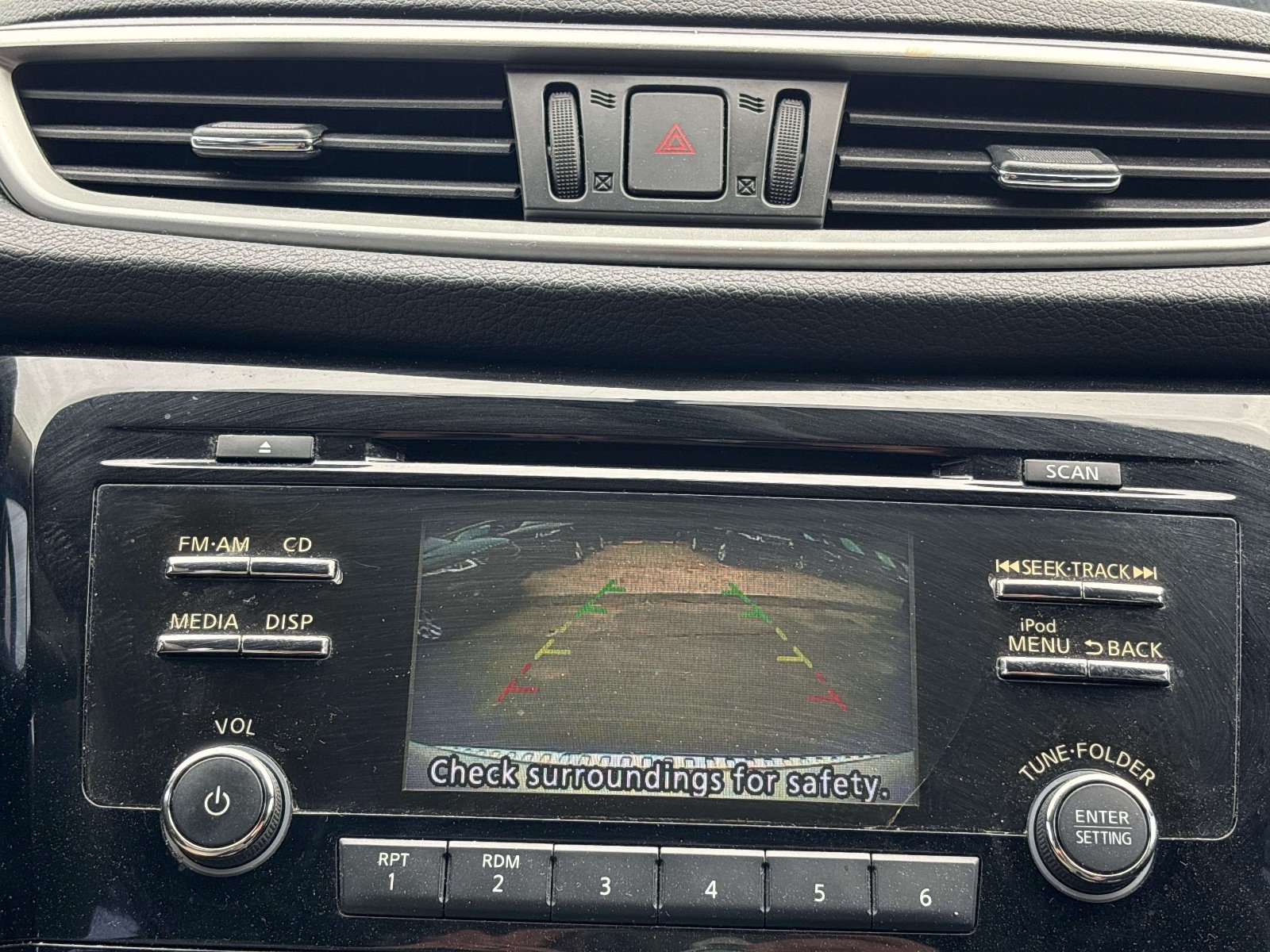 Used 2014 Nissan Rogue S FWD image 19