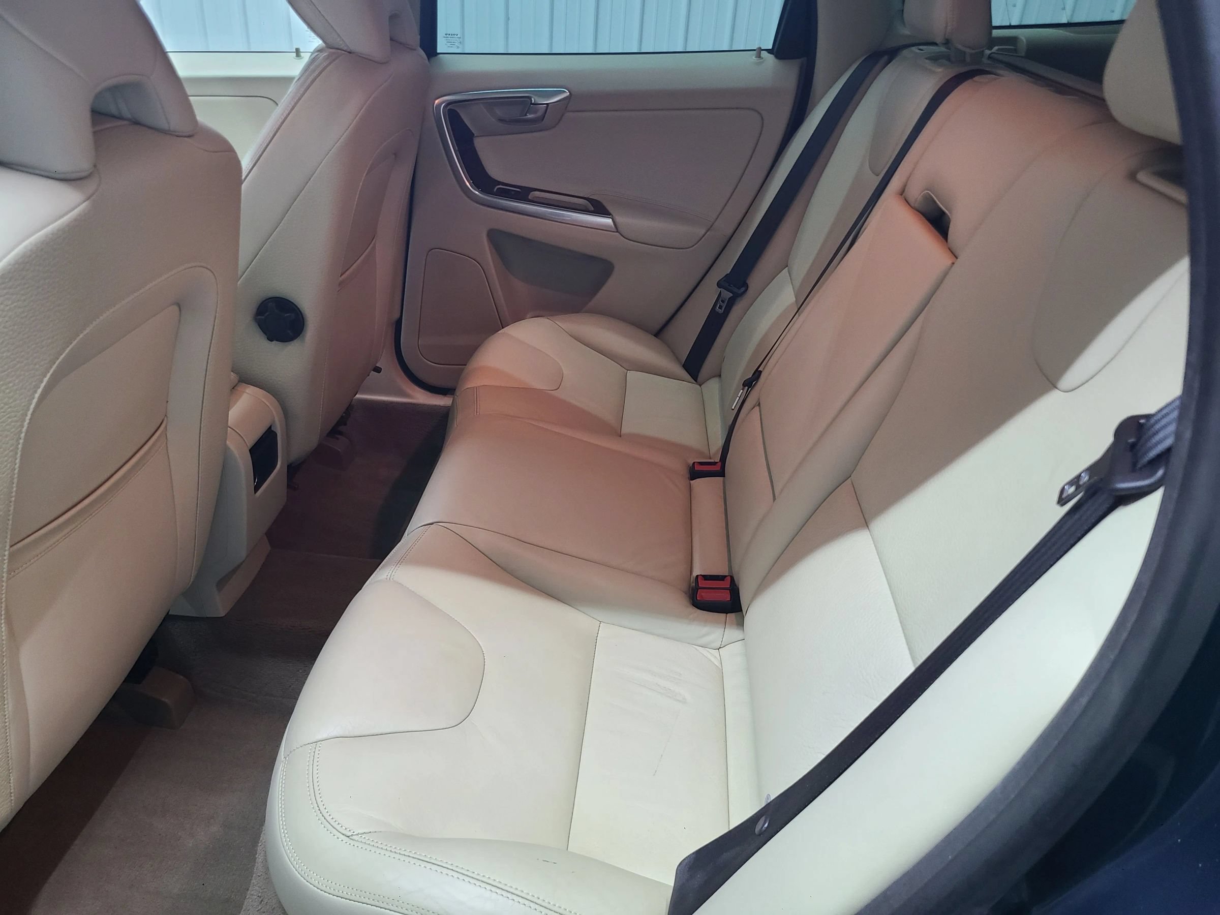 Used 2014 Volvo XC60 T6 AWD/4WD image 40