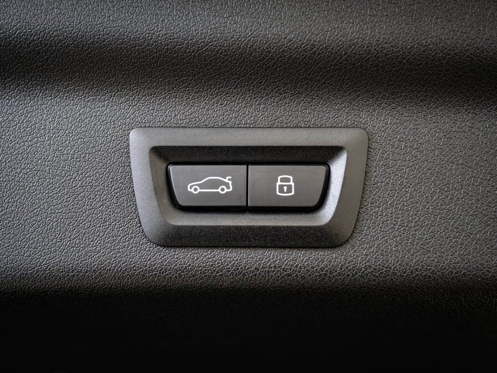 Certified 2025 BMW X1 xDrive28i image 18