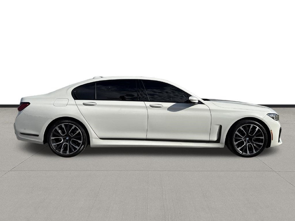 Used 2022 BMW 750i xDrive w/ M Sport Package AWD/4WD image 4