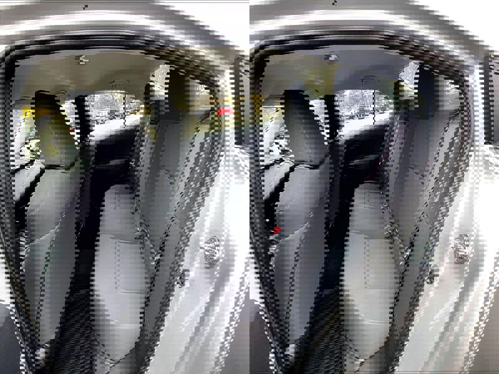 Used 2022 Toyota Corolla LE image 15