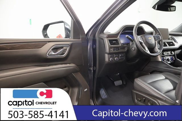 Used 2024 Chevrolet Suburban LT w/ Luxury Package AWD/4WD image 10