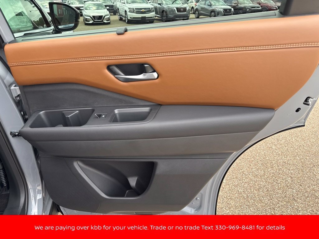 New 2026 Nissan Pathfinder Platinum w/ Accent Package AWD/4WD image 33