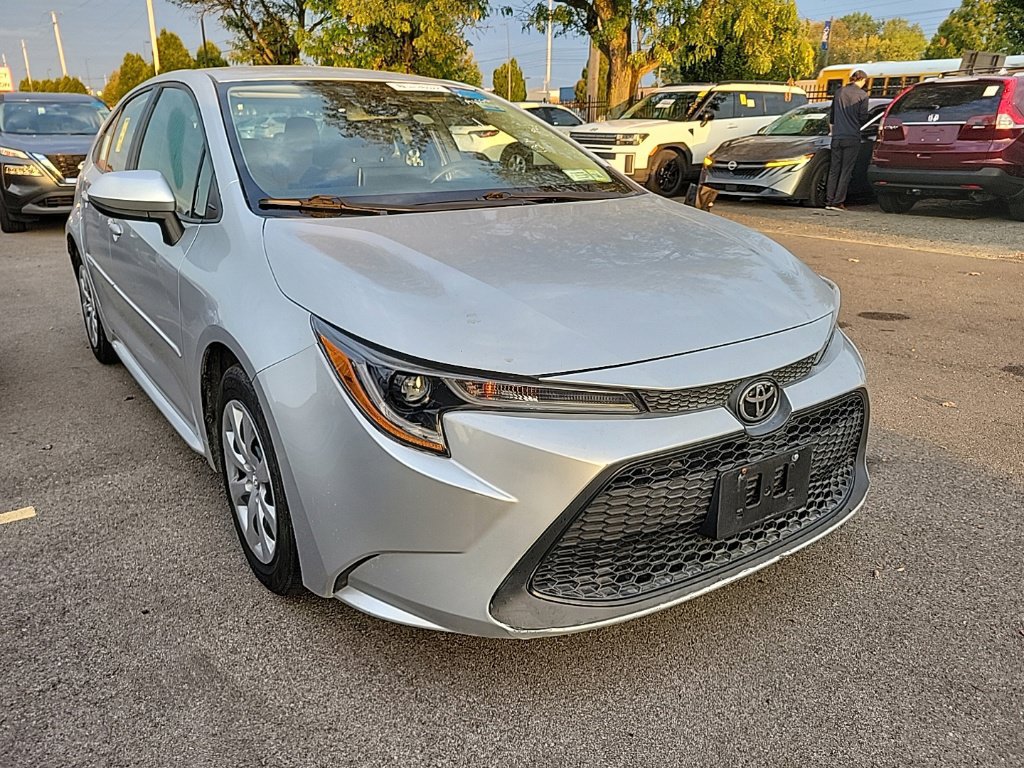 Used 2020 Toyota Corolla LE FWD image 3