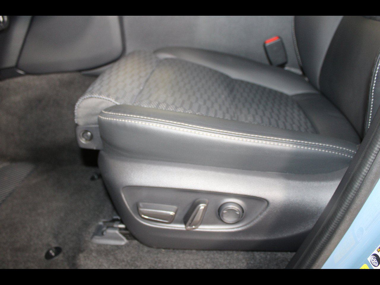 Used 2025 Toyota Land Cruiser w/ Premium Package AWD/4WD image 19