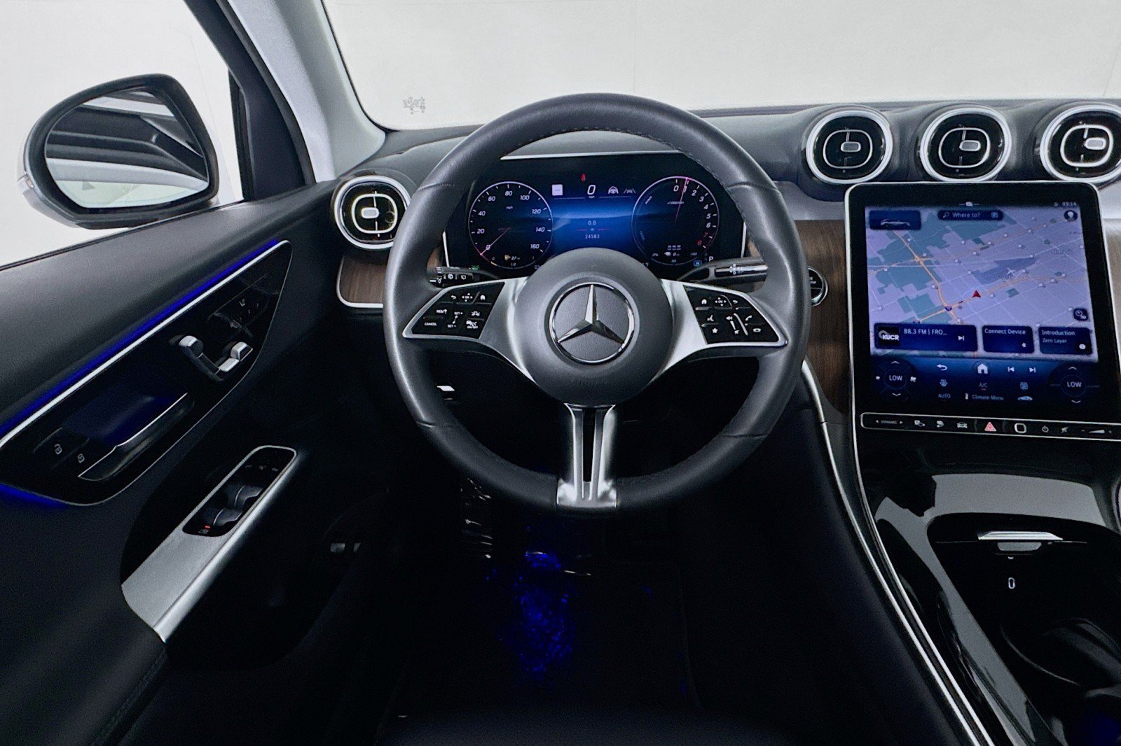 Certified 2025 Mercedes-Benz GLC 350e 4MATIC image 5