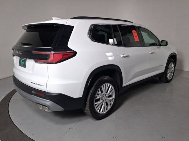 Certified 2026 GMC Acadia Elevation w/ Elevation Premium Package AWD/4WD image 4