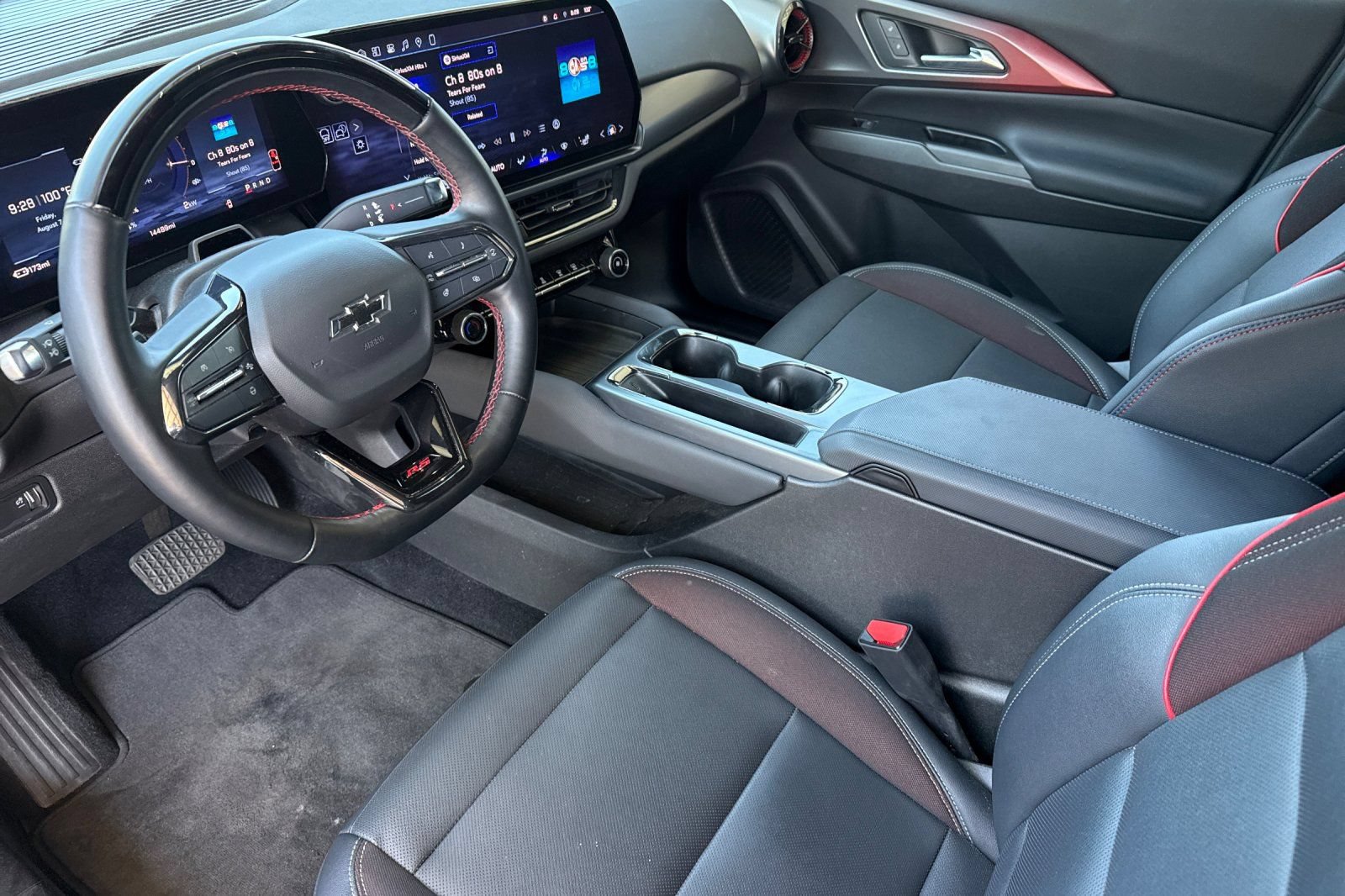 Used 2024 Chevrolet Equinox EV RS FWD image 5
