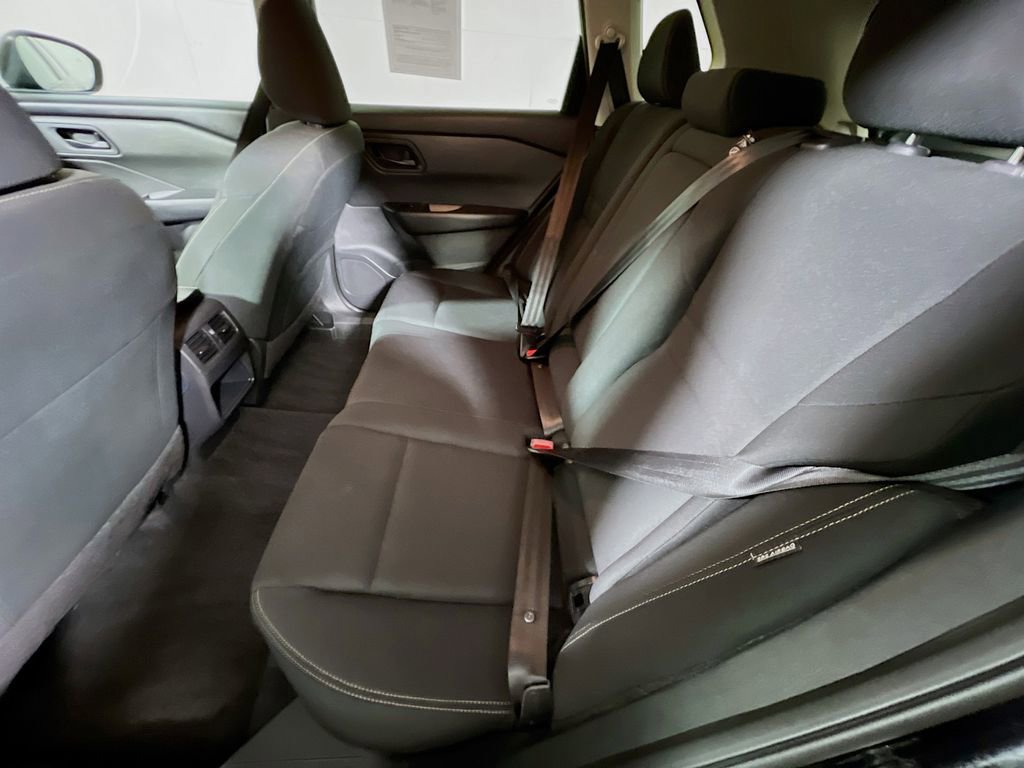 Used 2024 Nissan Rogue S image 21