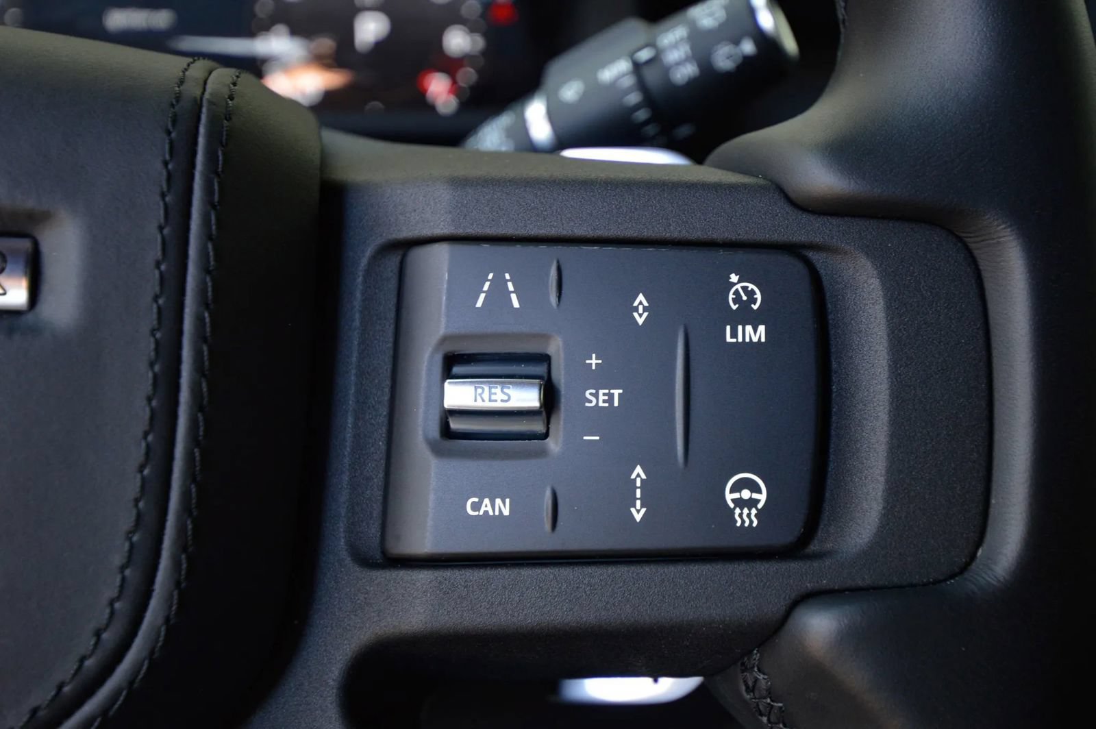 Used 2025 Land Rover Defender 130 V8 AWD/4WD image 46
