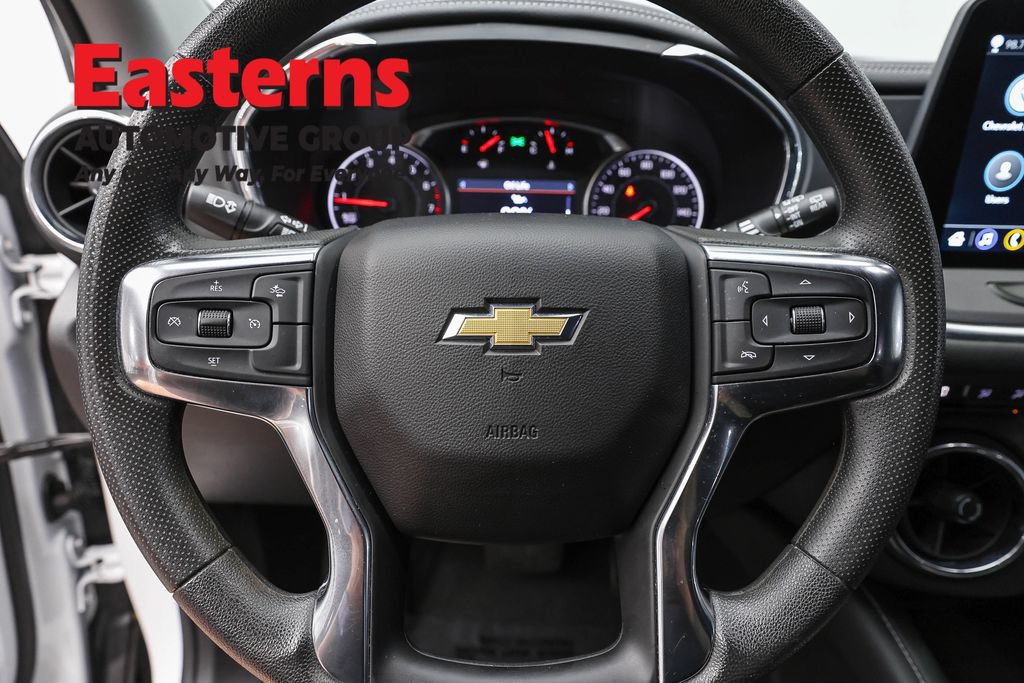 Used 2025 Chevrolet Blazer LT FWD image 12