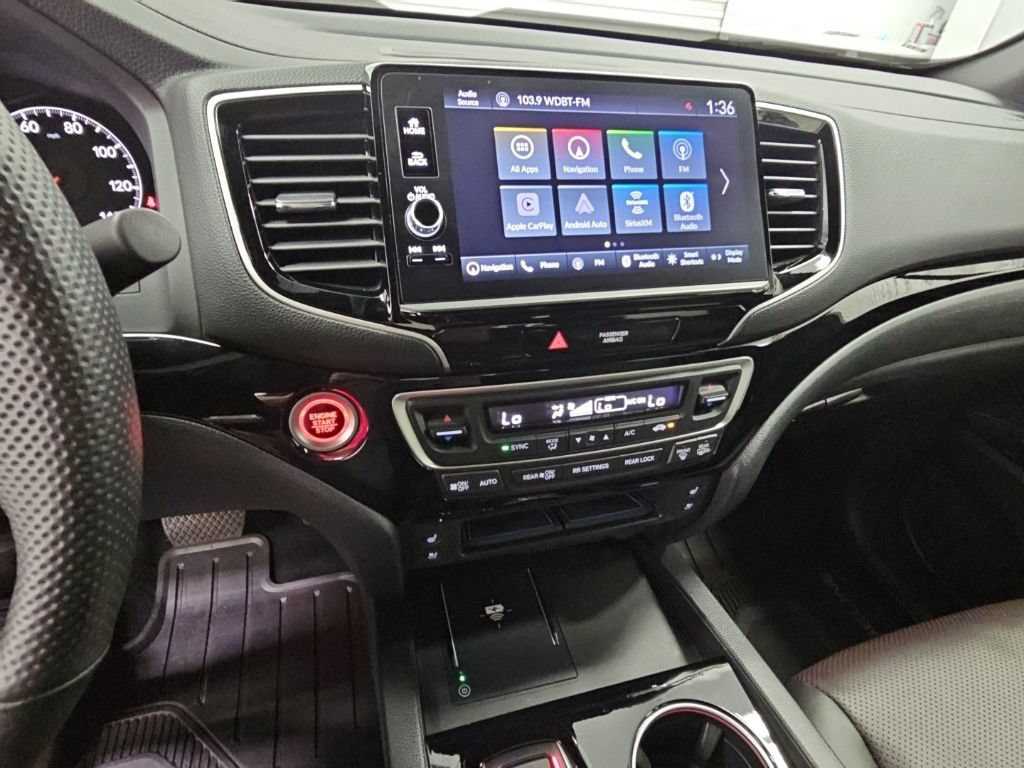 Used 2025 Honda Ridgeline Black Edition image 13