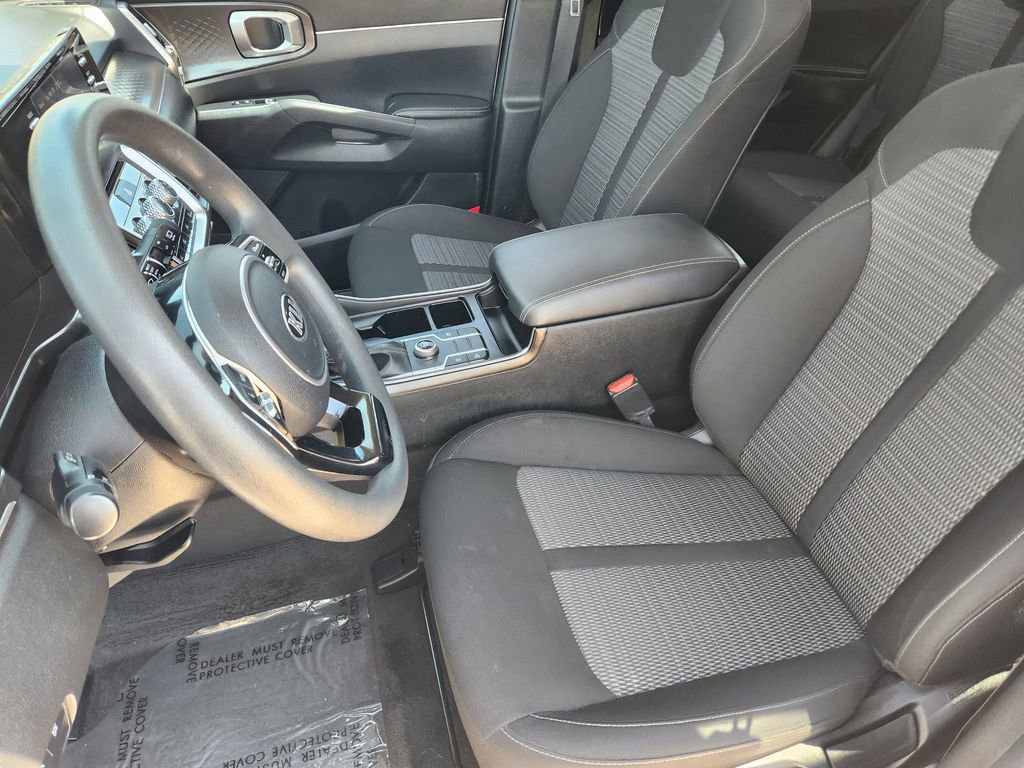 Used 2021 Kia Sorento LX image 12