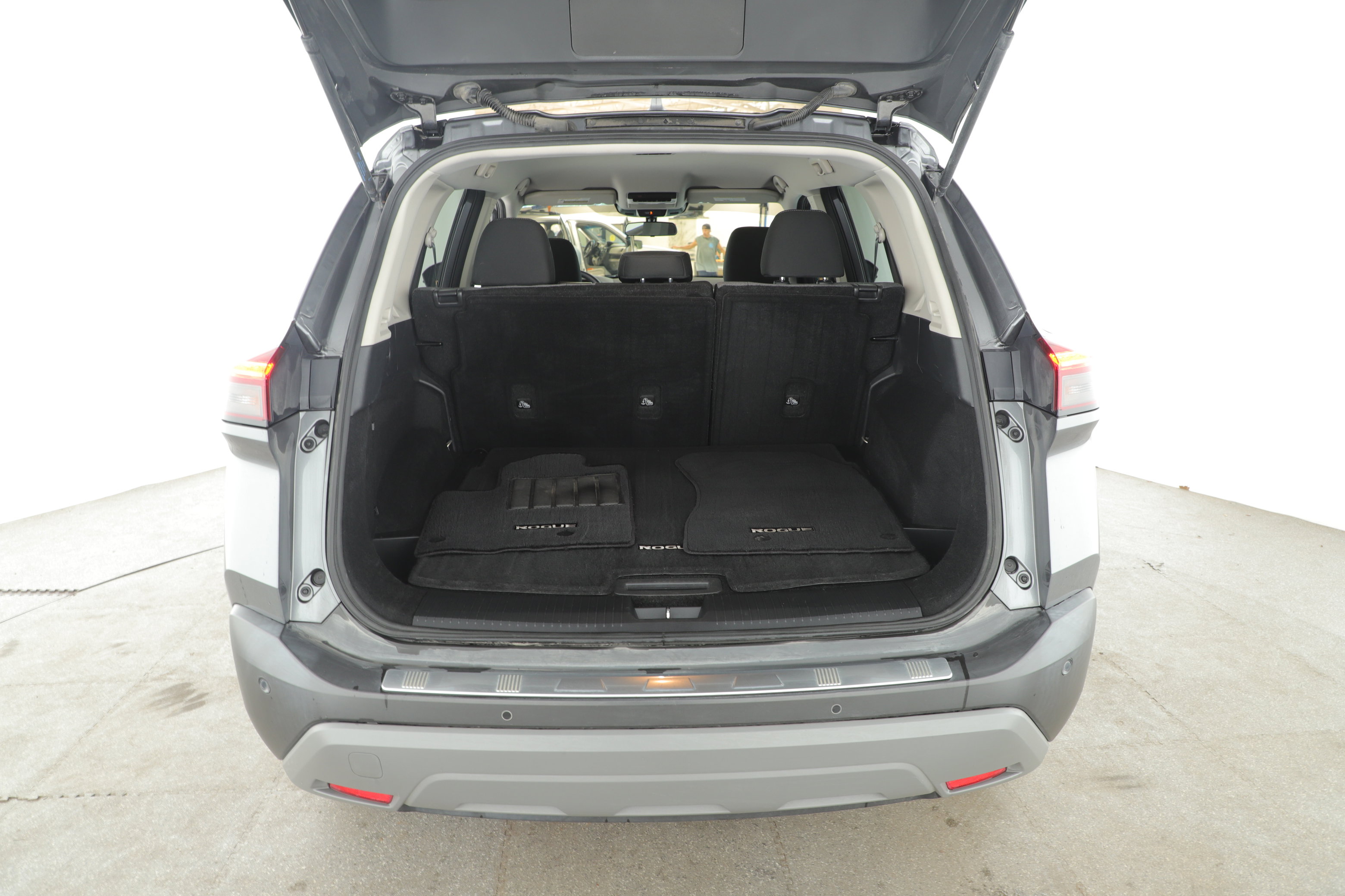 Used 2021 Nissan Rogue SV FWD image 5