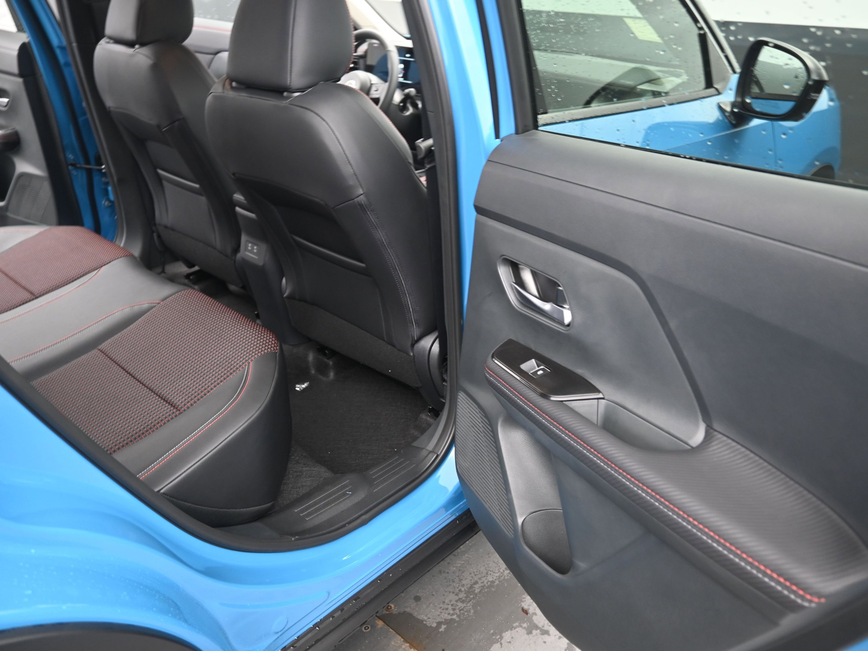 New 2025 Nissan Kicks SR image 19