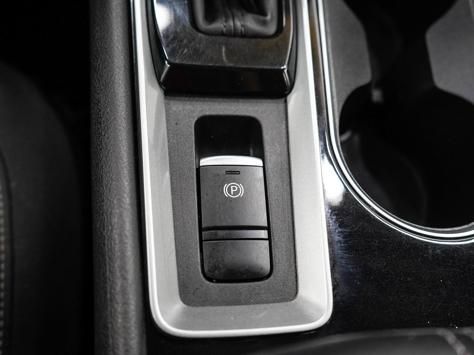 Used 2024 Nissan Altima 2.5 SV AWD/4WD image 22