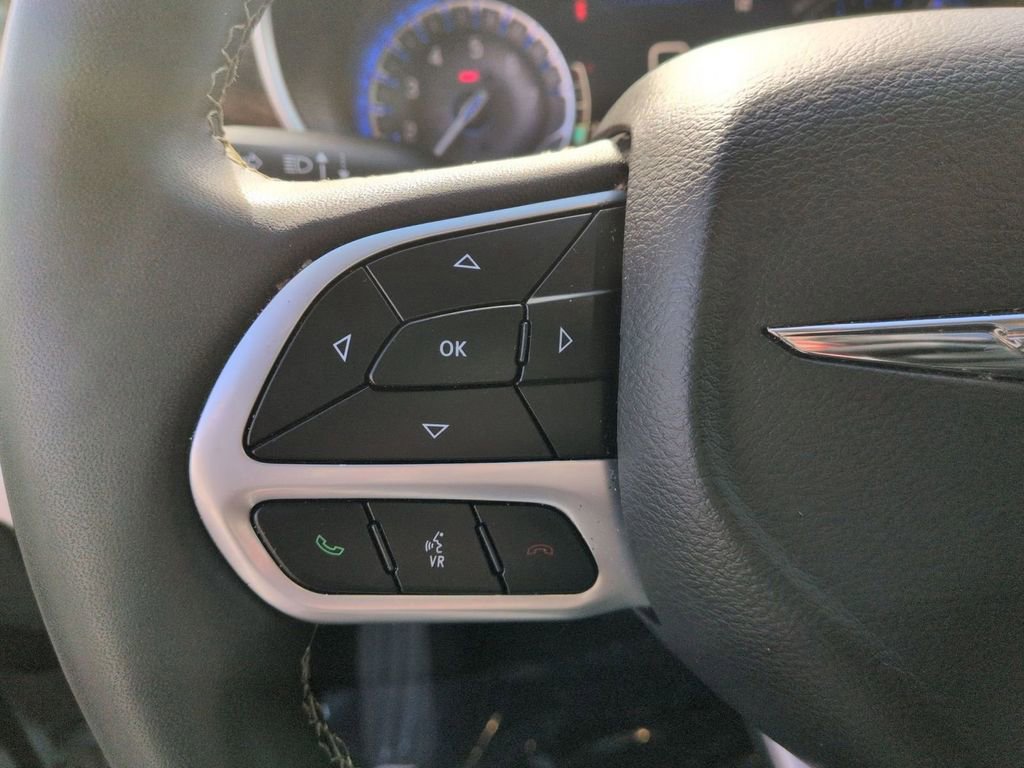 Used 2024 Chrysler Pacifica Limited image 20