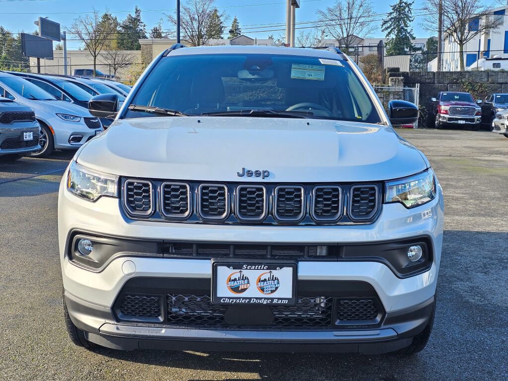 New 2026 Jeep Compass Latitude image 3