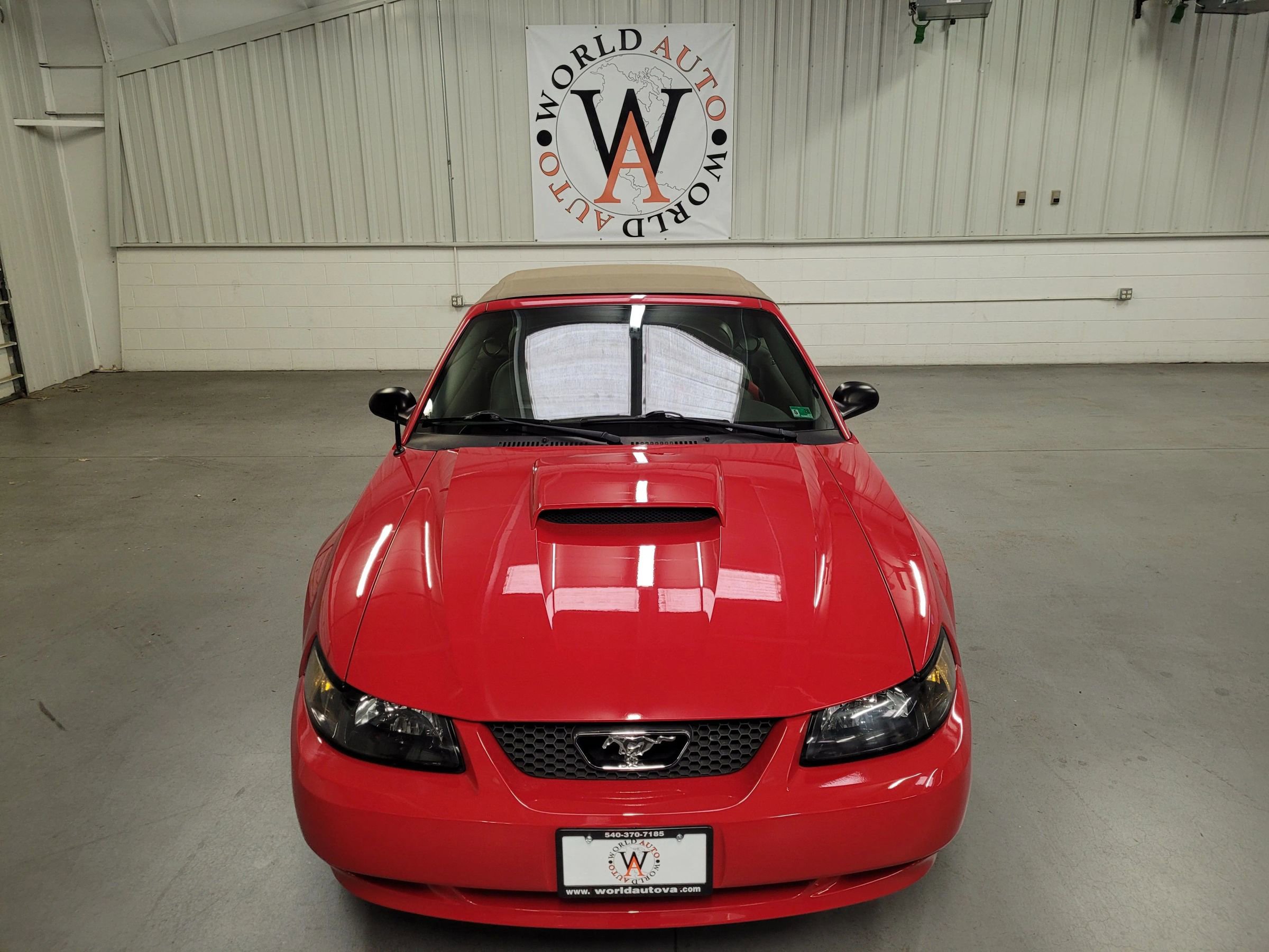 Used 2004 Ford Mustang Deluxe Convertible 2D image 24