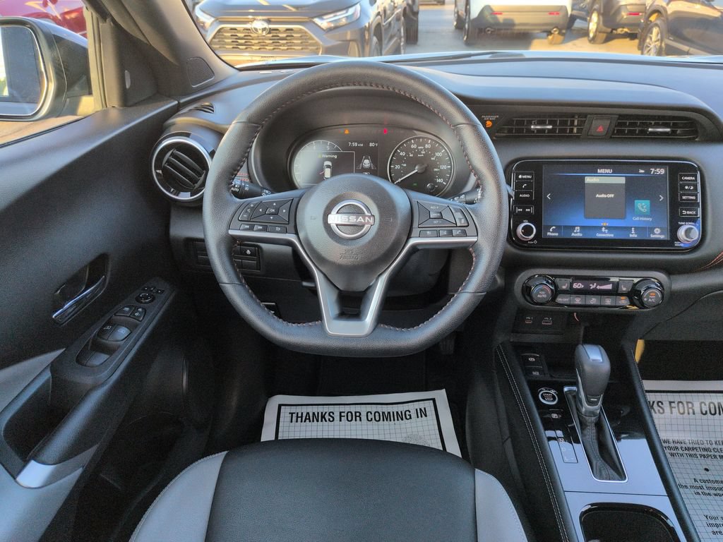 Used 2022 Nissan Kicks SR w/ Premium Package FWD image 13