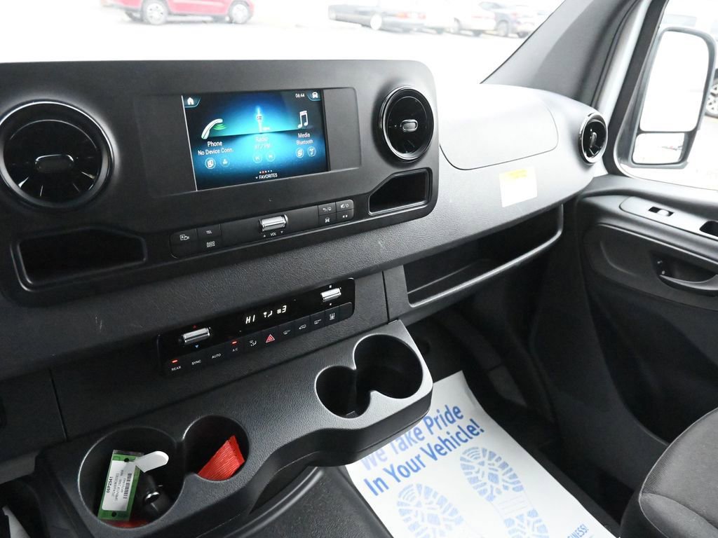 Used 2024 Mercedes-Benz Sprinter 2500 image 23
